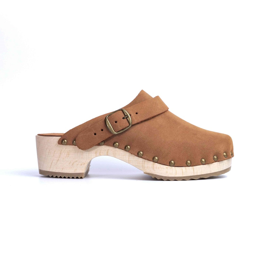 Cerise clogs