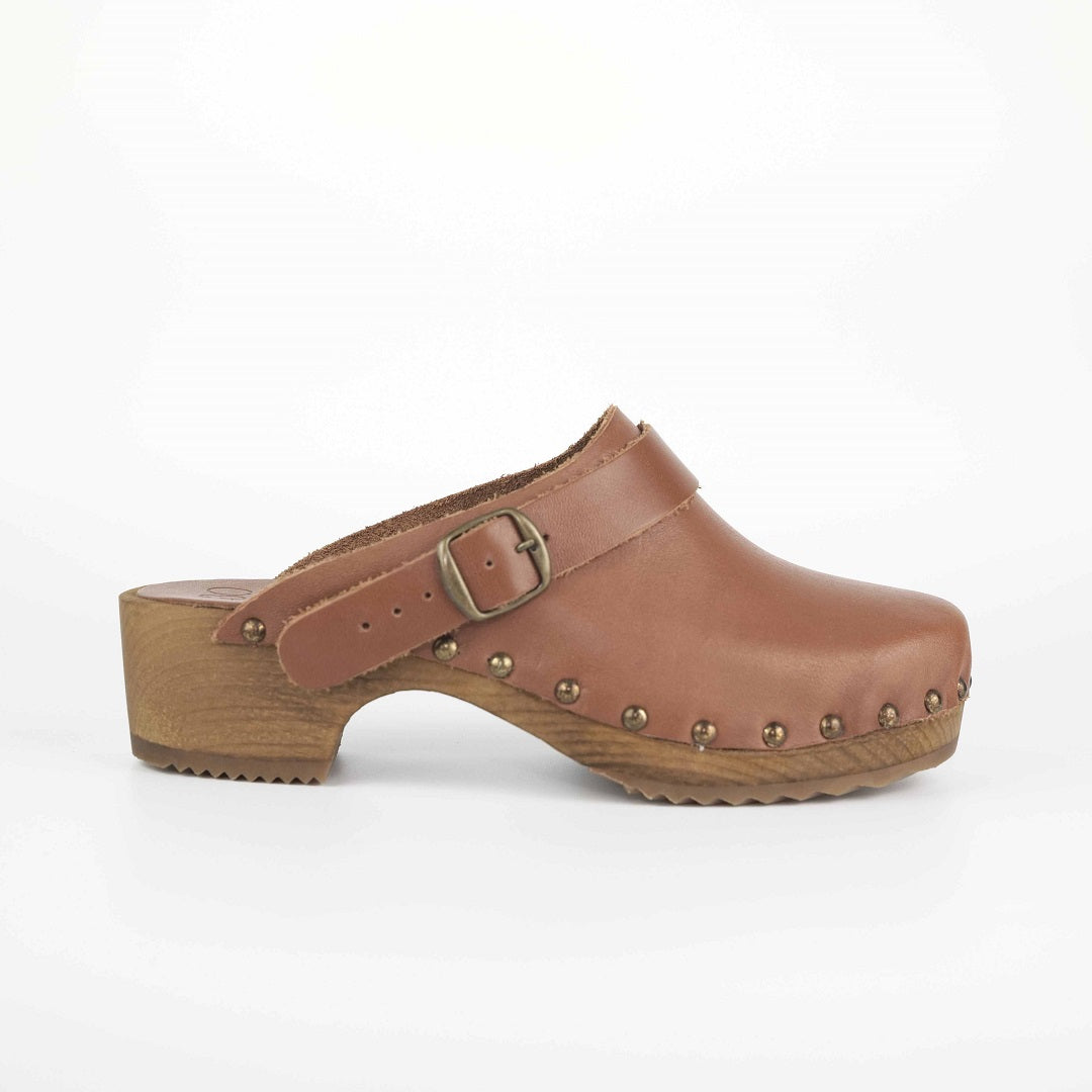 Cerise clogs
