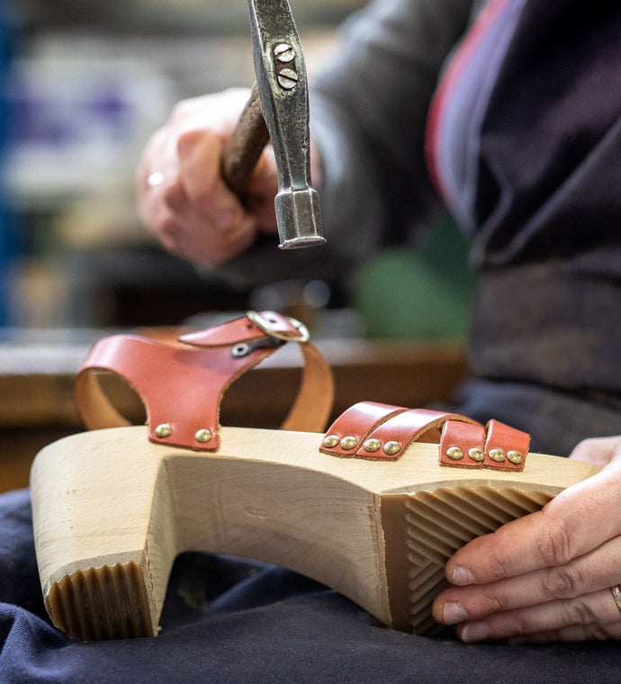 Comment réparer une paire de sabots usés ?