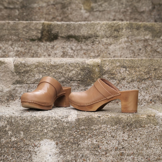 Amandine clogs