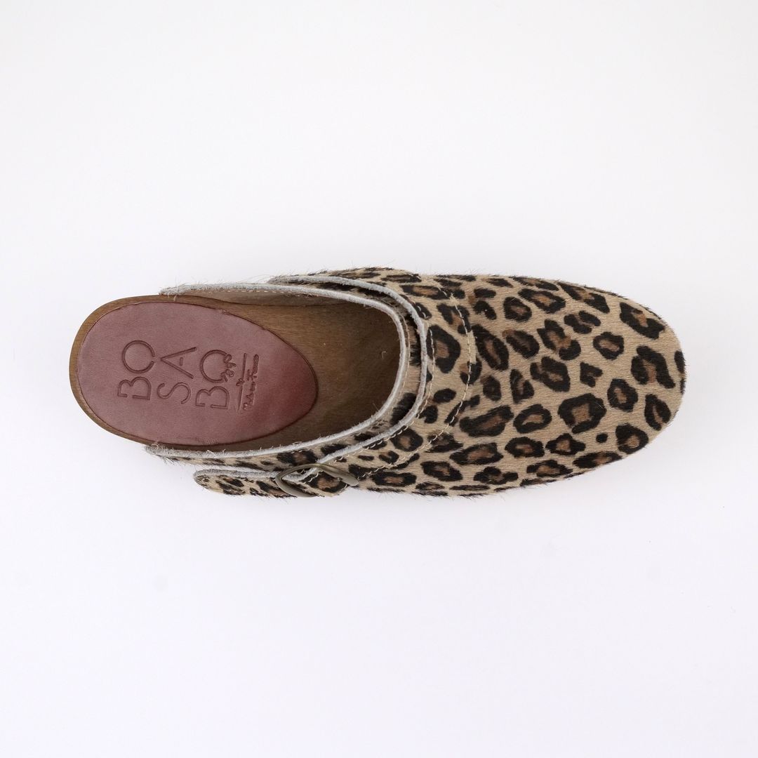 Cerise clogs