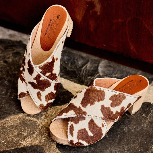 Mule Rita Sixsoeurs x Bosabo cuir imprimé vache et bois de hêtre