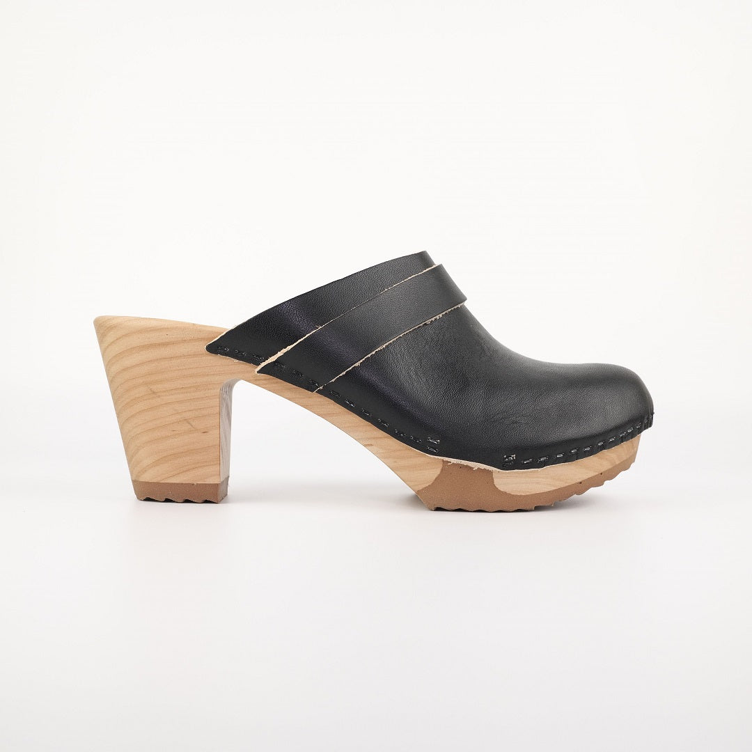 Wooden hot sale heel clogs